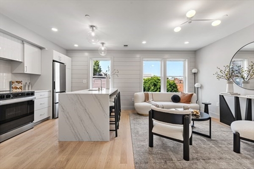 88 Maverick Street, Apt 4