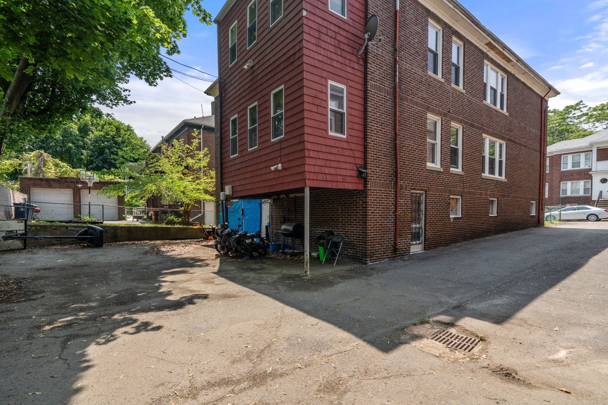 dorchester - #73405837