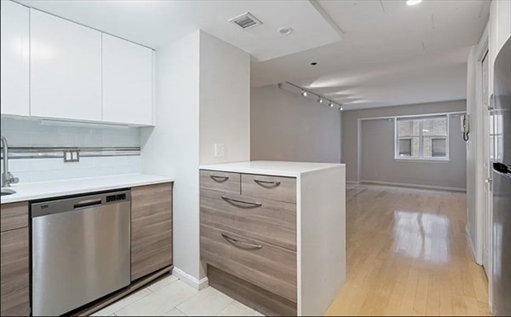 170 Tremont St, Apt 905