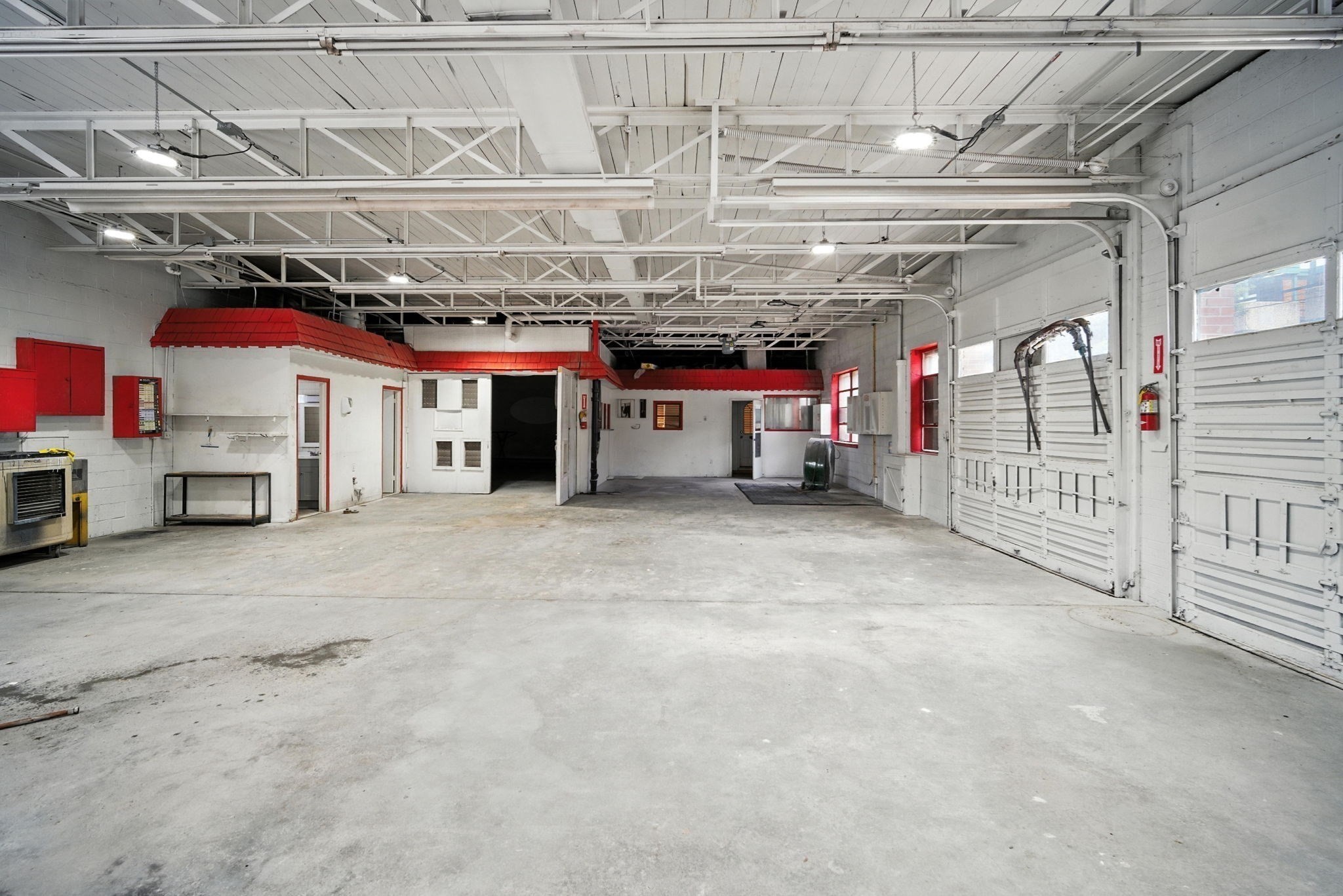 41 N Summer St, Holyoke, MA 01040 - Image 4