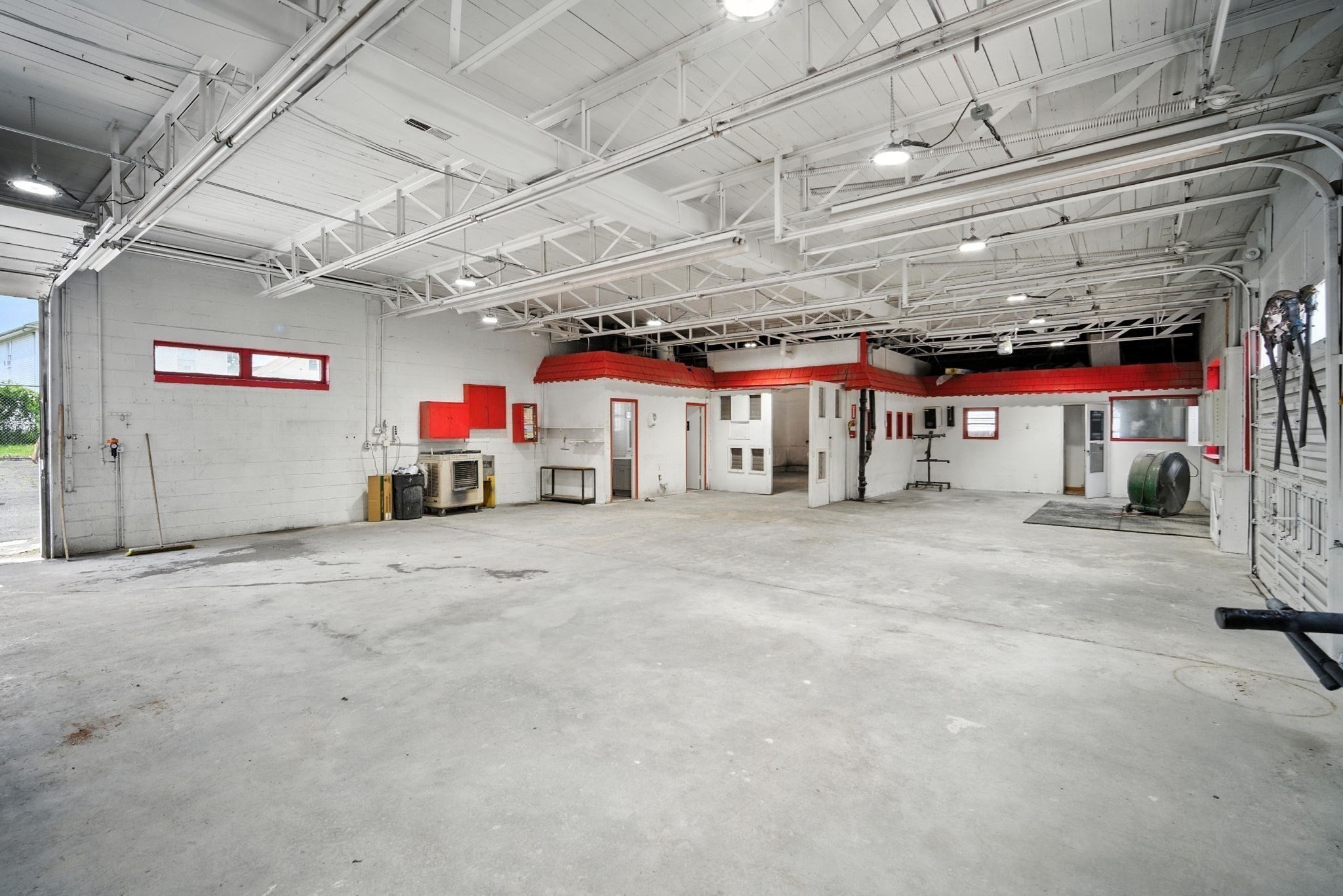 41 N Summer St, Holyoke, MA 01040 - Image 5