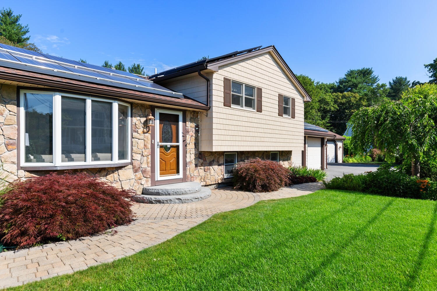 22 Carleton Rd, Tewksbury, MA 01876