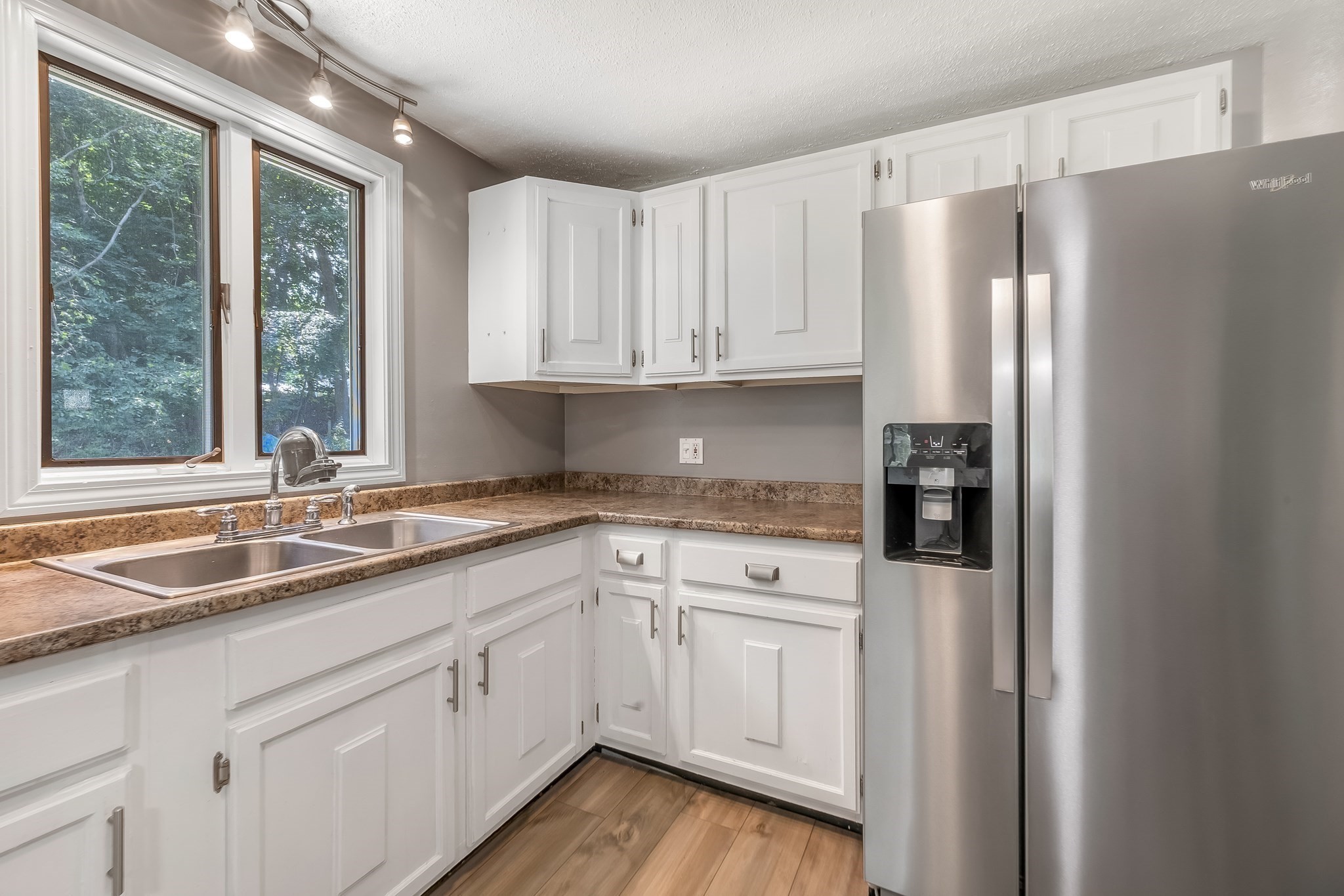 2 Victor Ave, Leicester, MA 01524 - Image 2