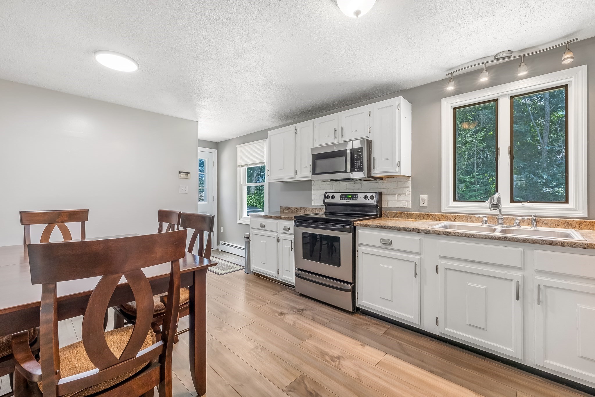 2 Victor Ave, Leicester, MA 01524 - Image 4