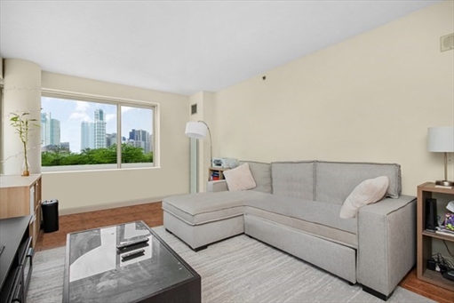 8 Museum Way, Apt 504