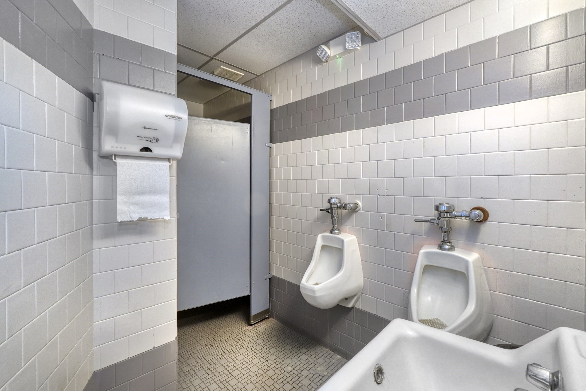 1086 Washington St, Norwood, MA 02062 - Image 16