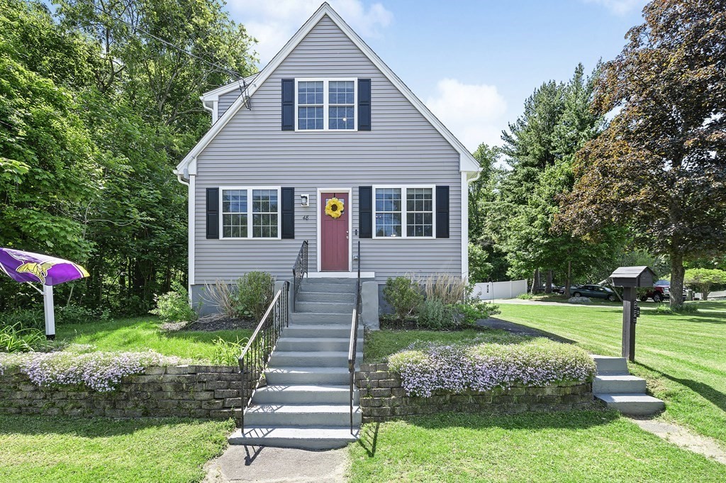 48 Old Elm St, Billerica, MA 01862