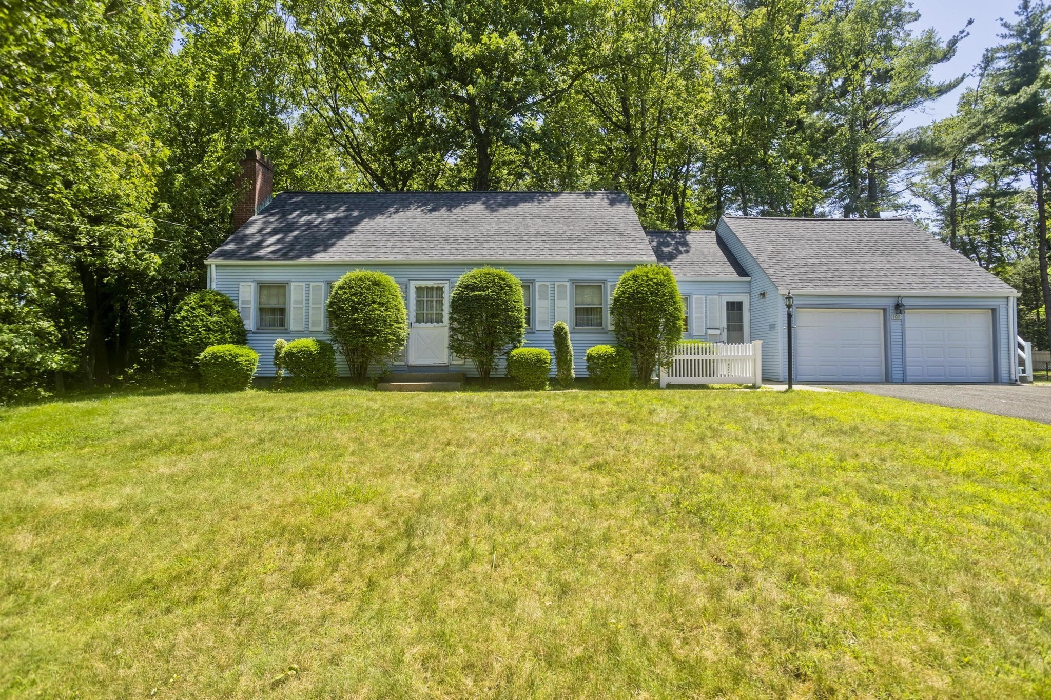 102 W Meadowview Rd, Holyoke, MA 01040