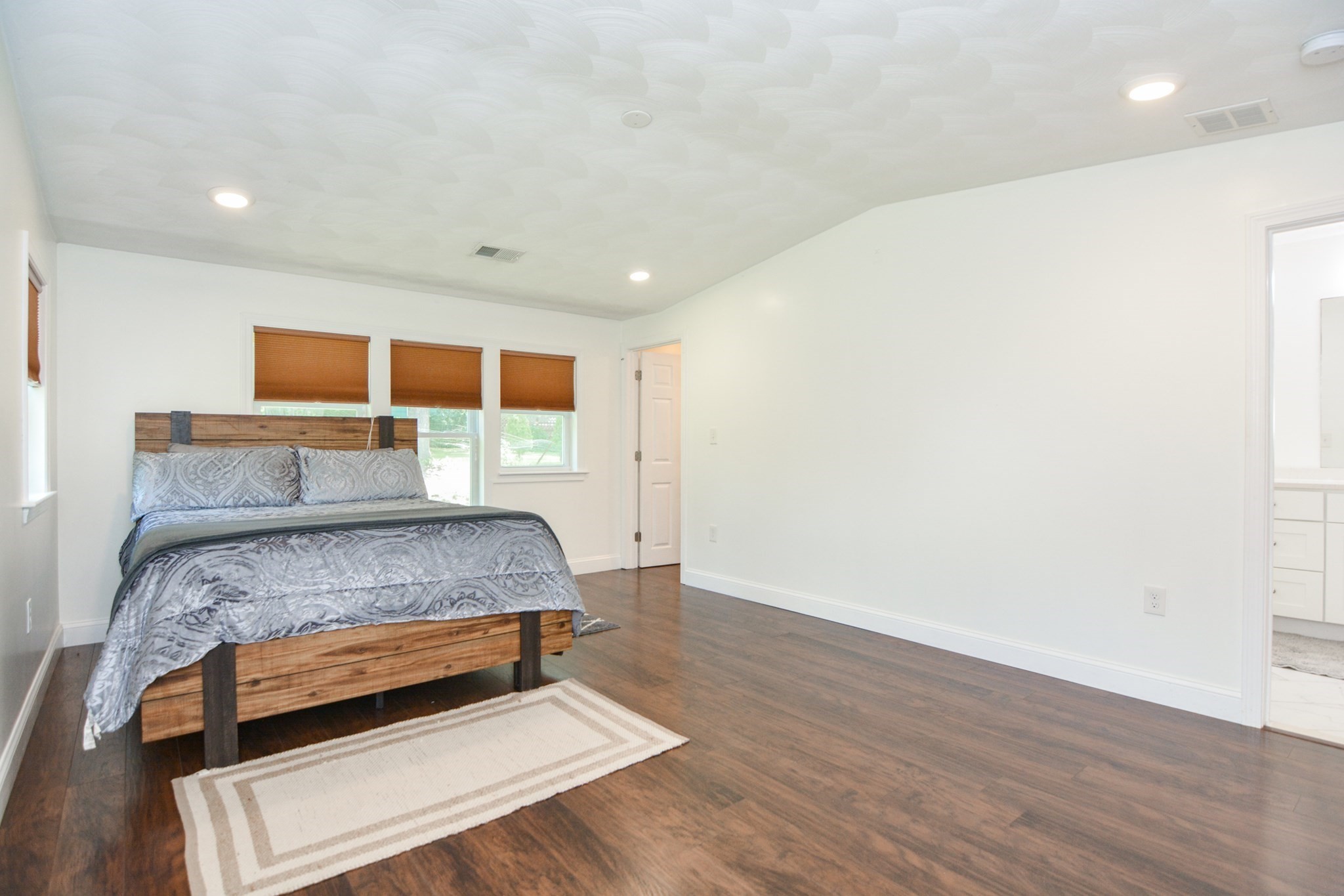 framingham - #73408677