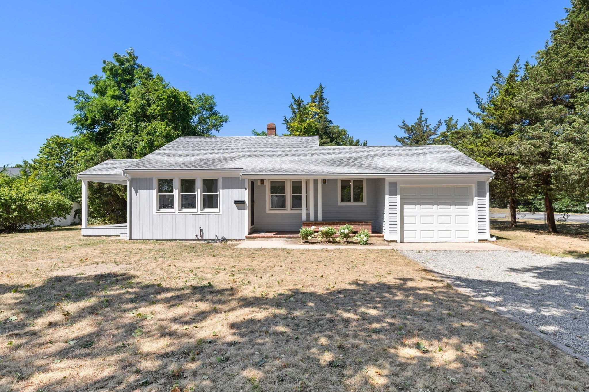 14 Old Meeting House Rd, Falmouth, MA 02536