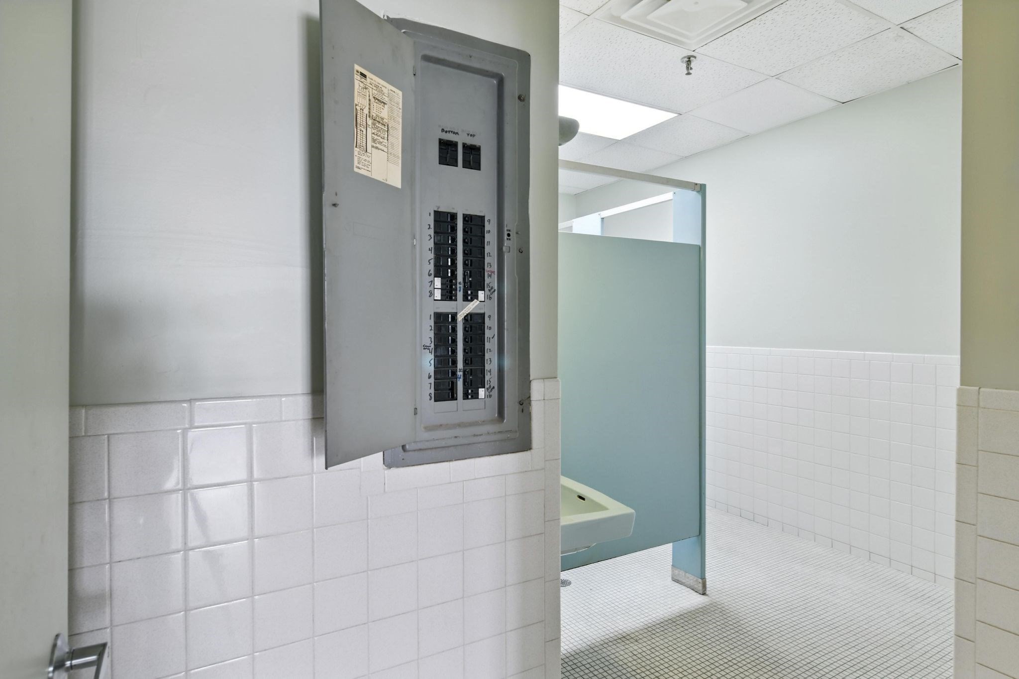 6 Open Square Way, Holyoke, MA 01040 - Image 16