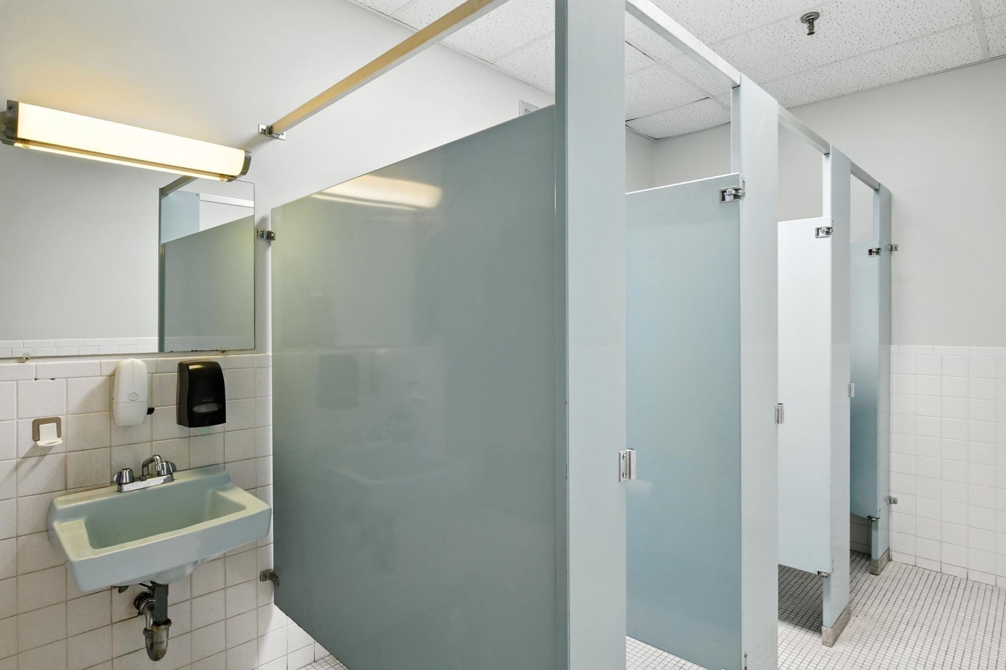 6 Open Square Way, Holyoke, MA 01040 - Image 17