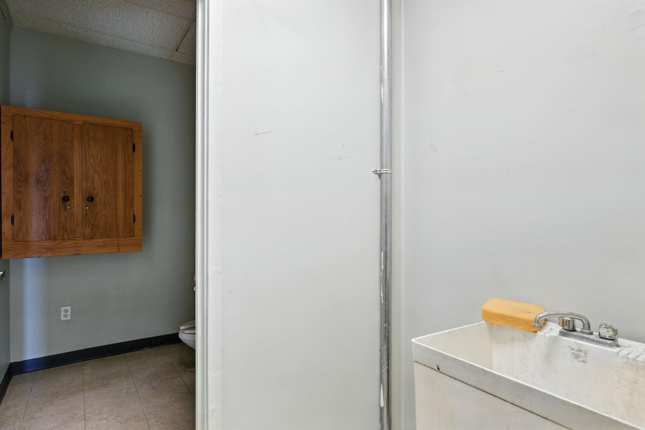 6 Open Square Way, Holyoke, MA 01040 - Image 18