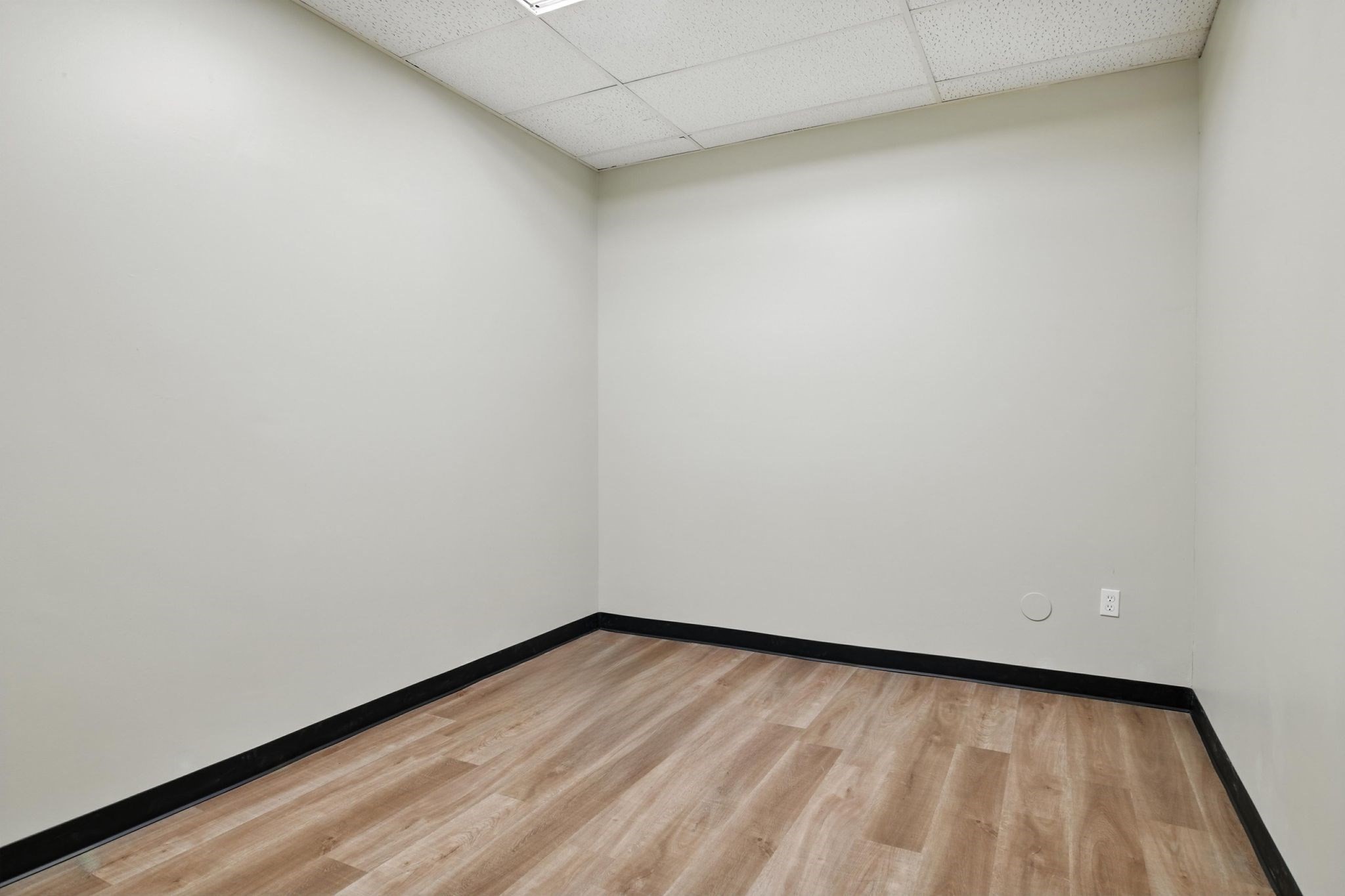 6 Open Square Way, Holyoke, MA 01040 - Image 6