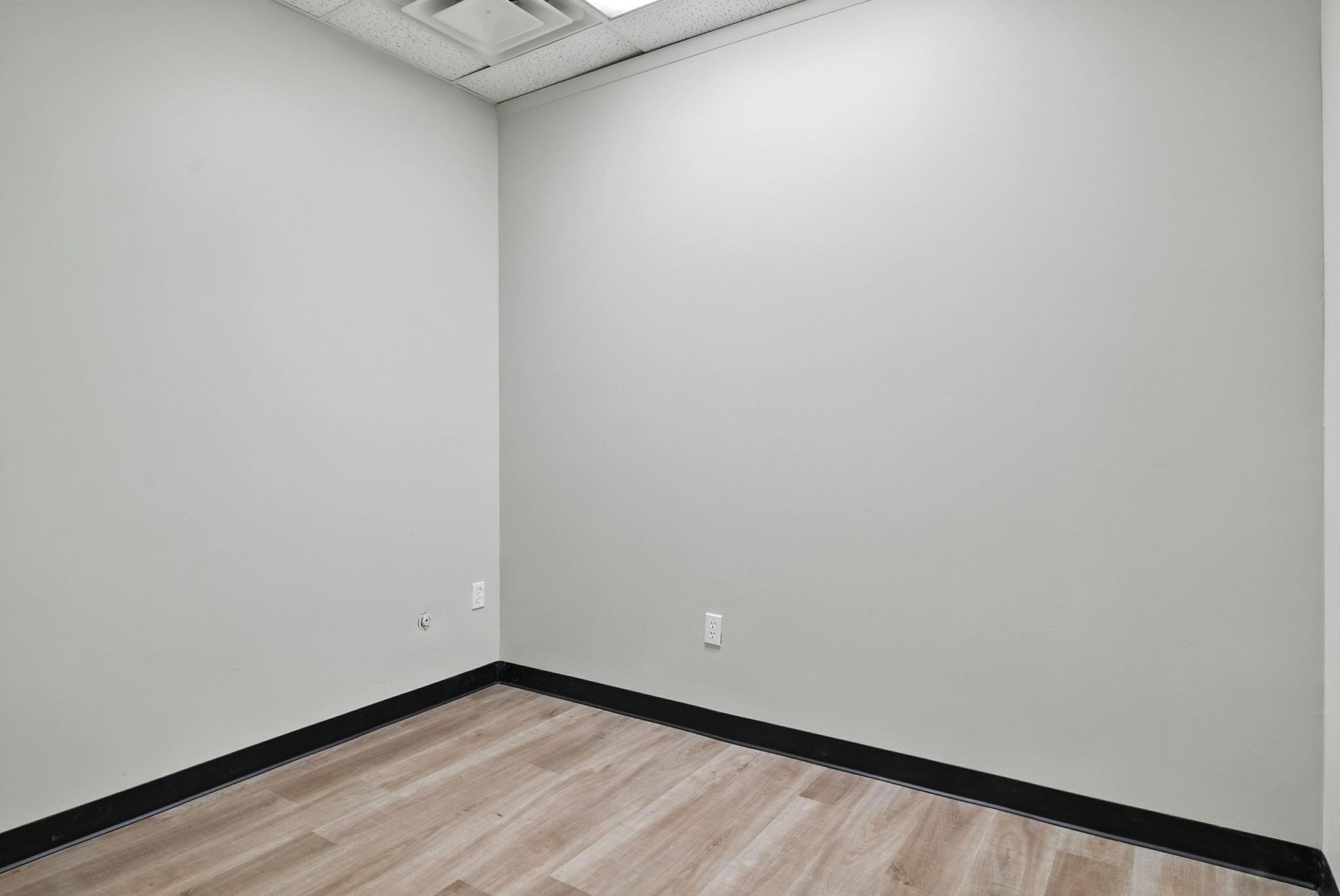 6 Open Square Way, Holyoke, MA 01040 - Image 8