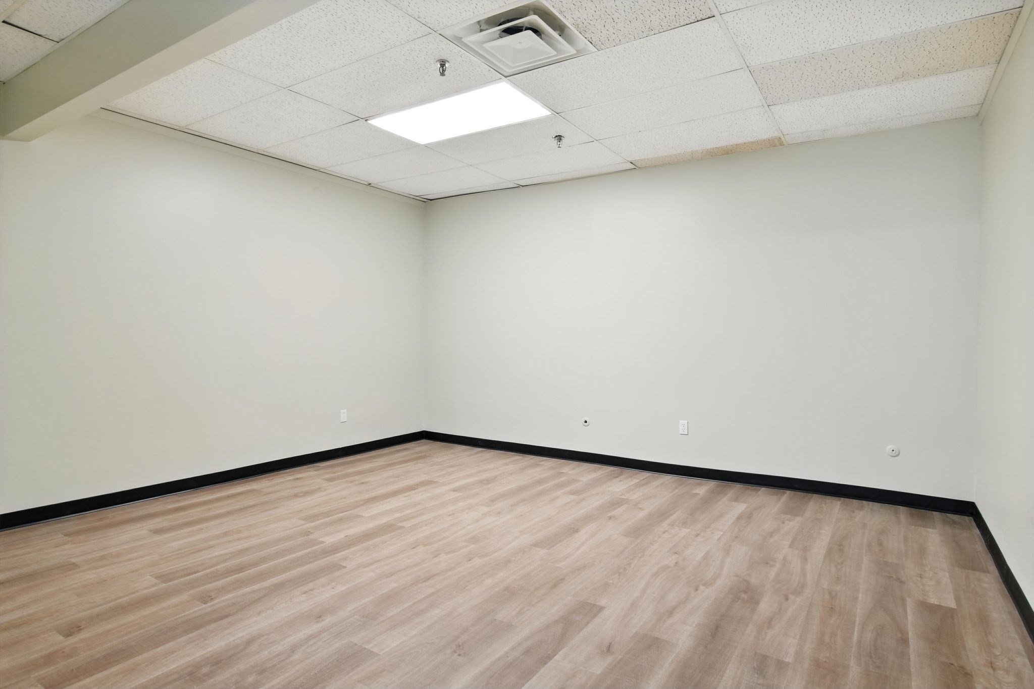 6 Open Square Way, Holyoke, MA 01040 - Image 9