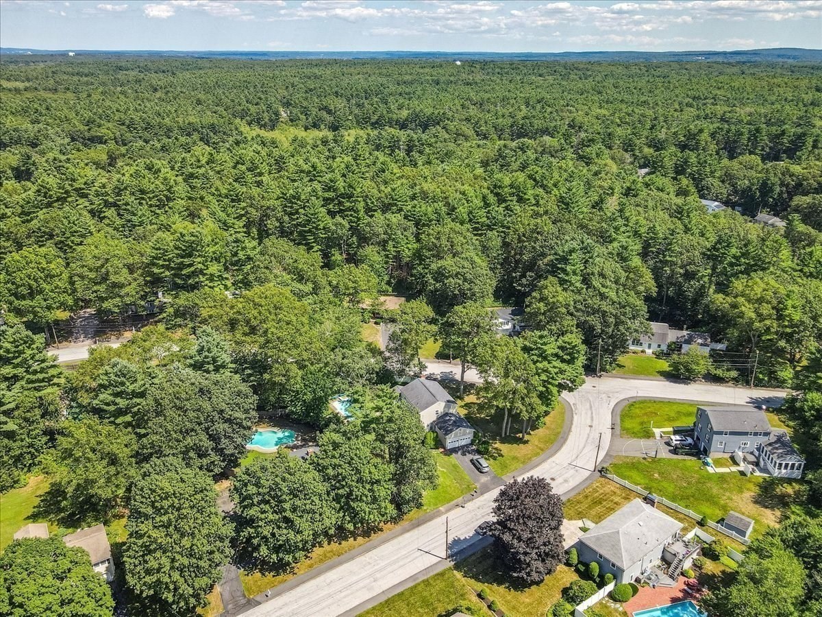 9 Wildwood Dr, Medfield, MA 02052