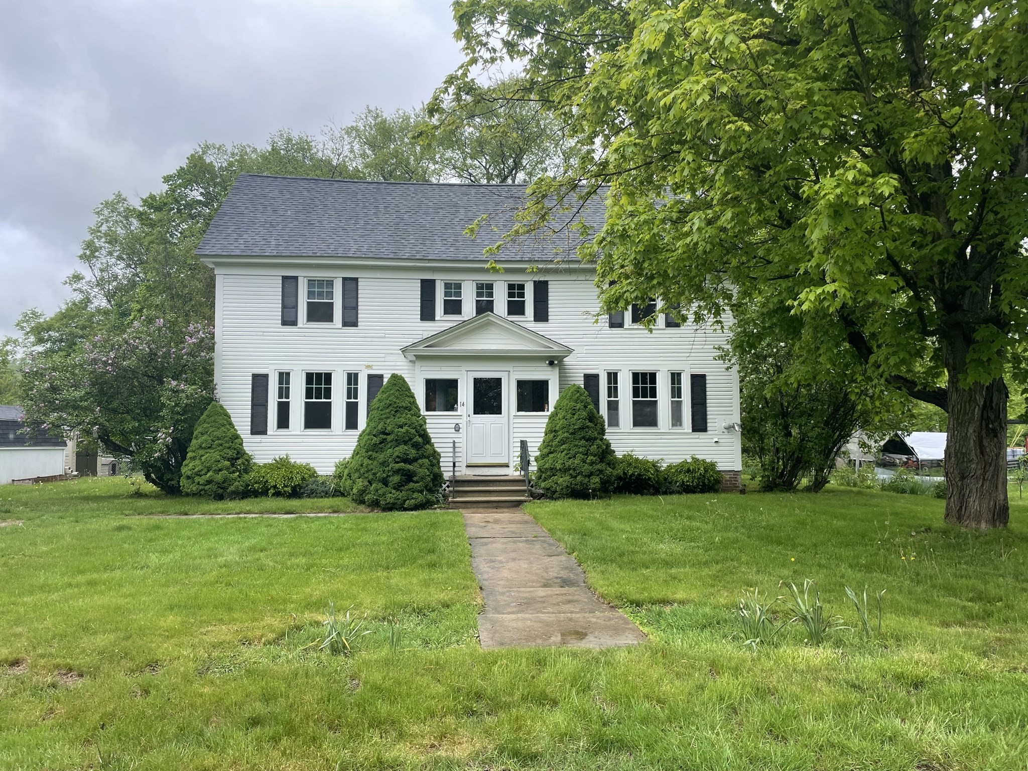 14 Wheelwright Rd, Barre, MA 01005