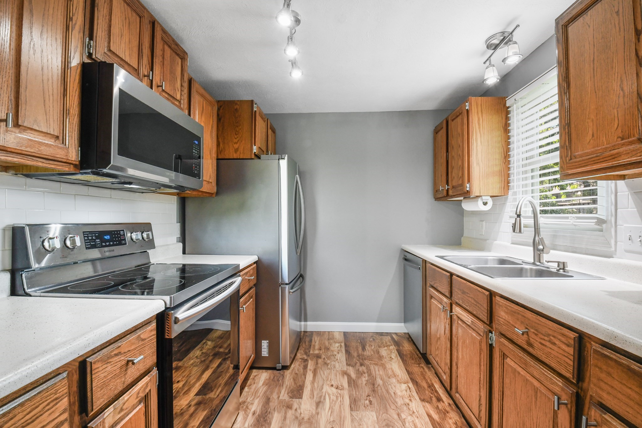 leominster - #73409675