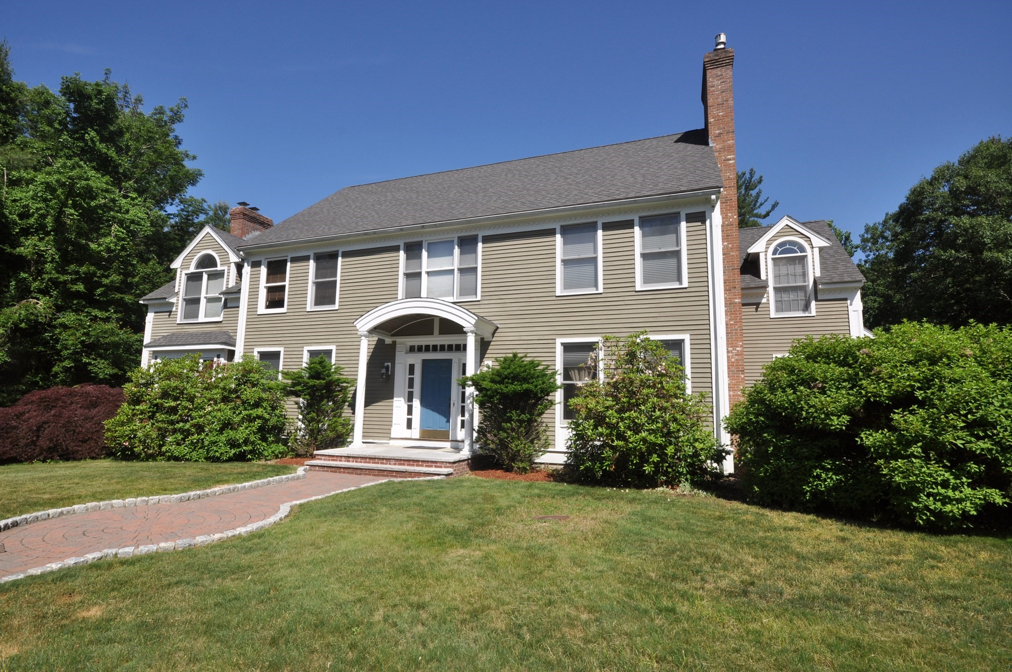 9 Breezy Point Rd, Acton, MA 01720
