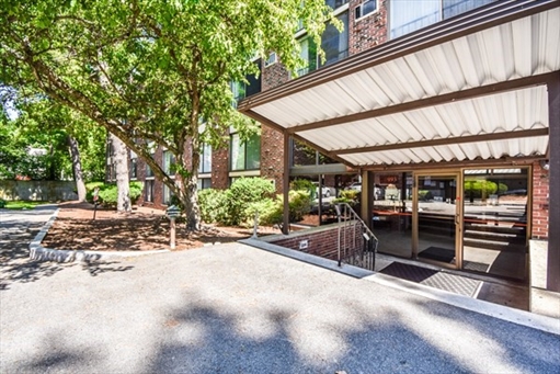 993 Massachusetts Avenue, Apt 212