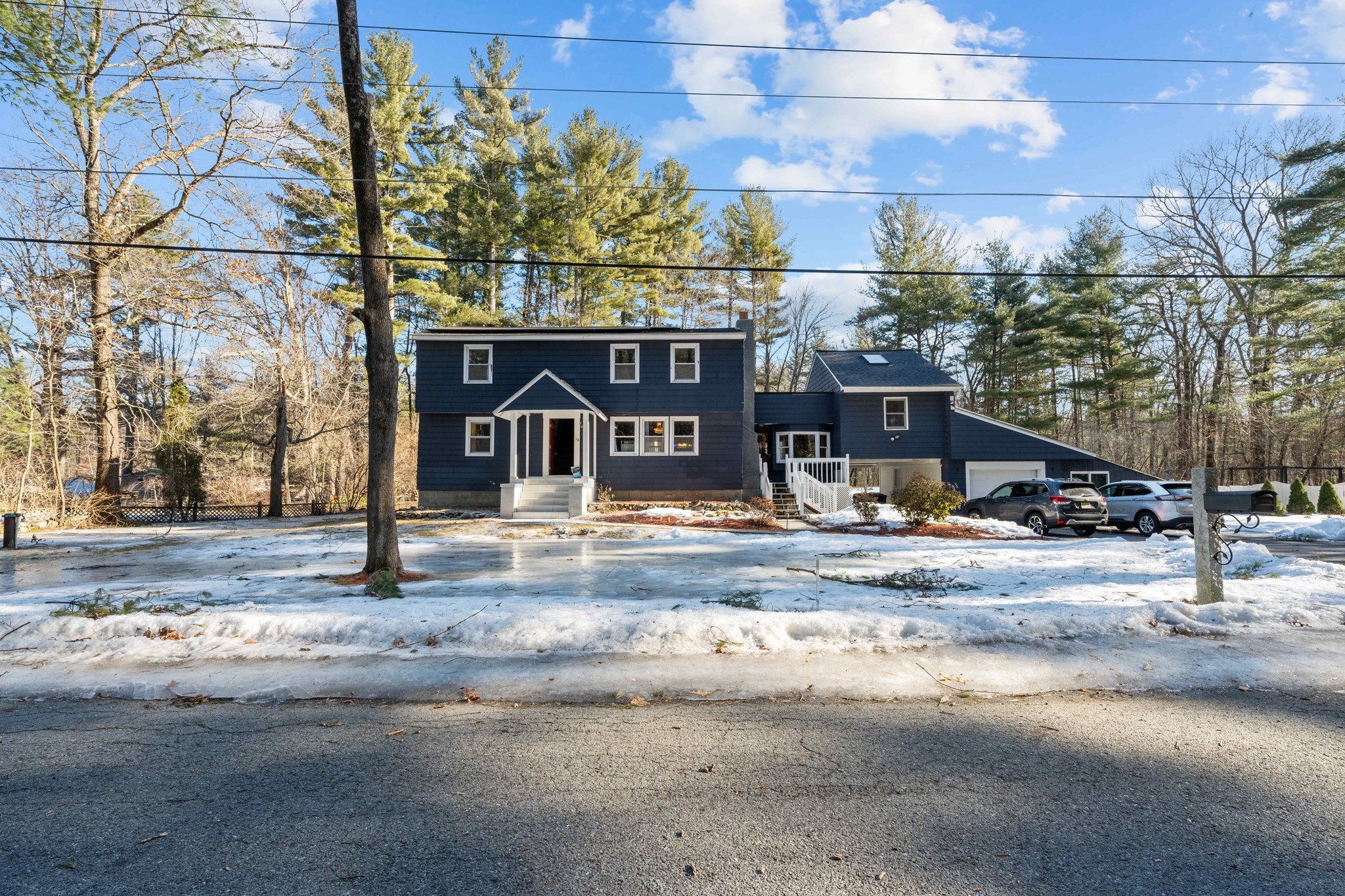 12 Trotting Pk Rd, Tyngsborough, MA 01879