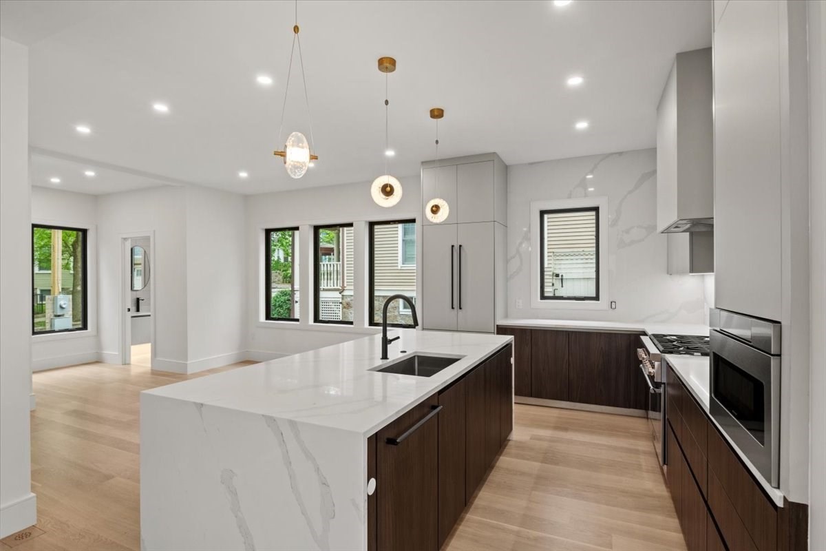 116 Thorndike Street Unit 1, Brookline, MA 02446