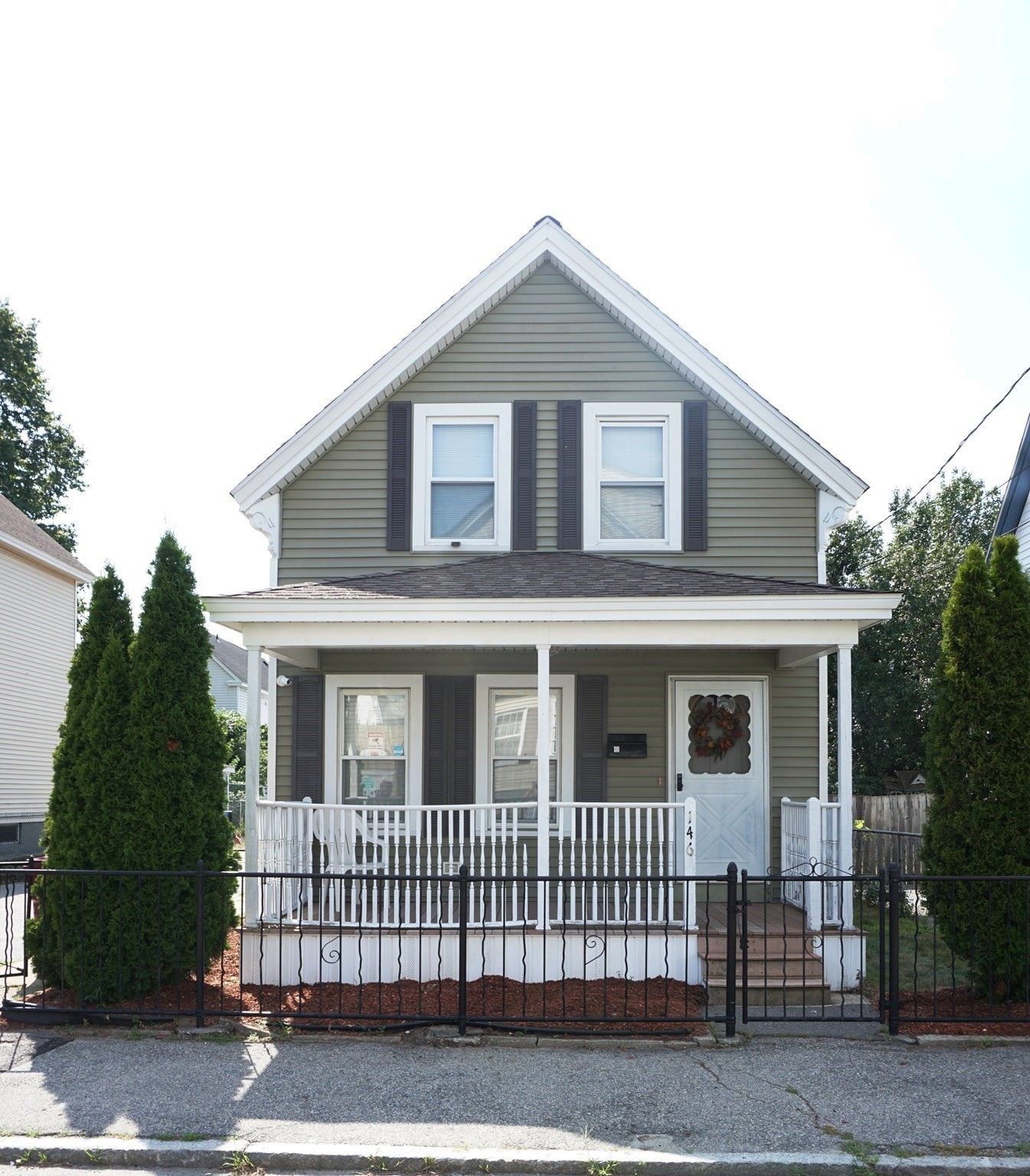 146 Gershom Ave, Lowell, MA 01854