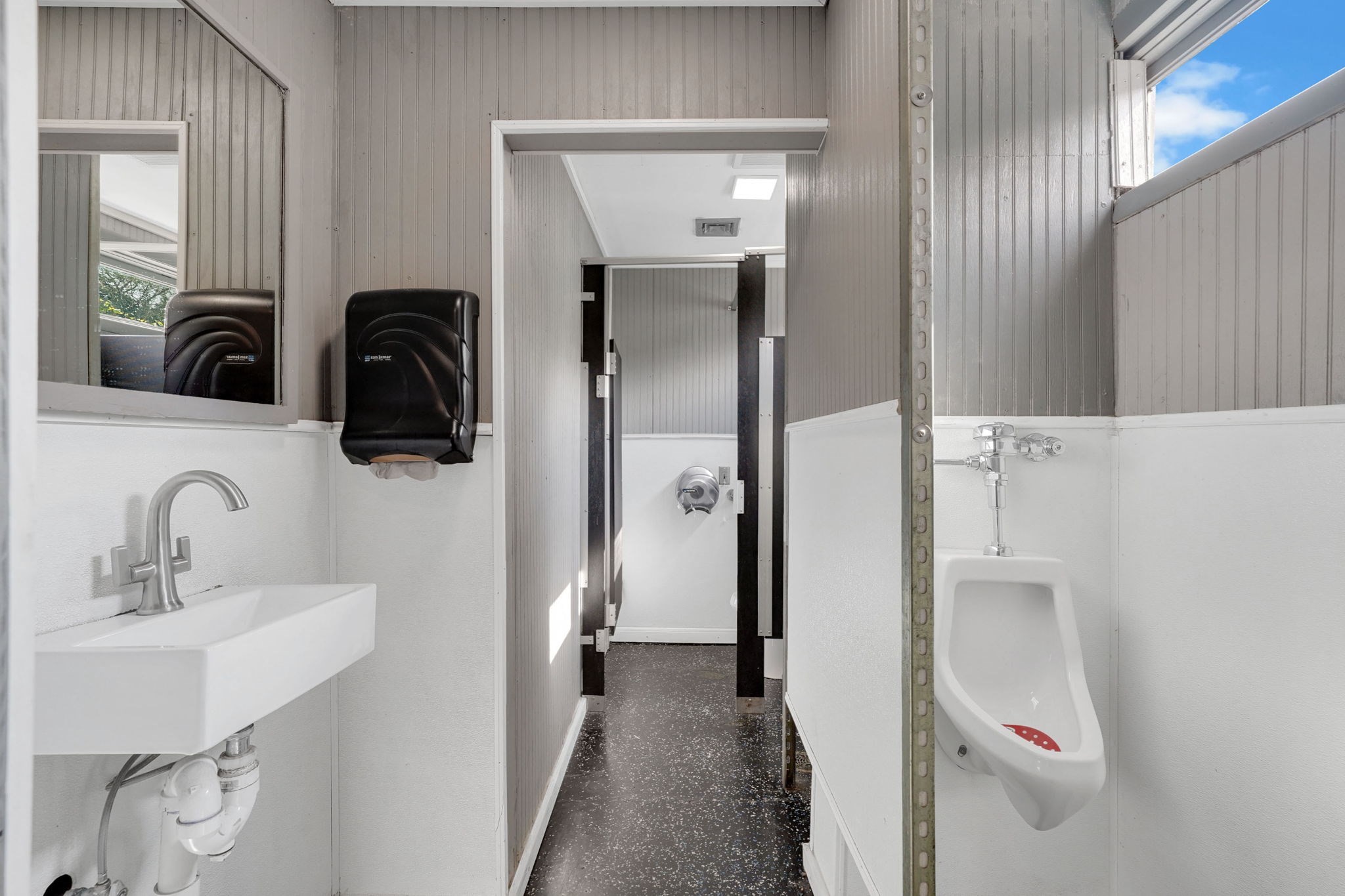 287 N Elm St, Westfield, MA 01085 - Image 27