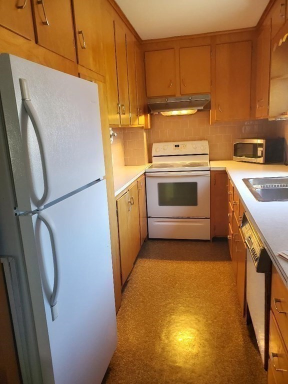 545 Robeson Street, Fall River, MA 02720 - Image 19