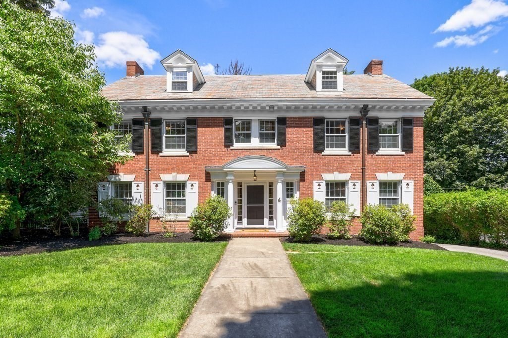 4 Wheeler Ave, Worcester, MA 01609