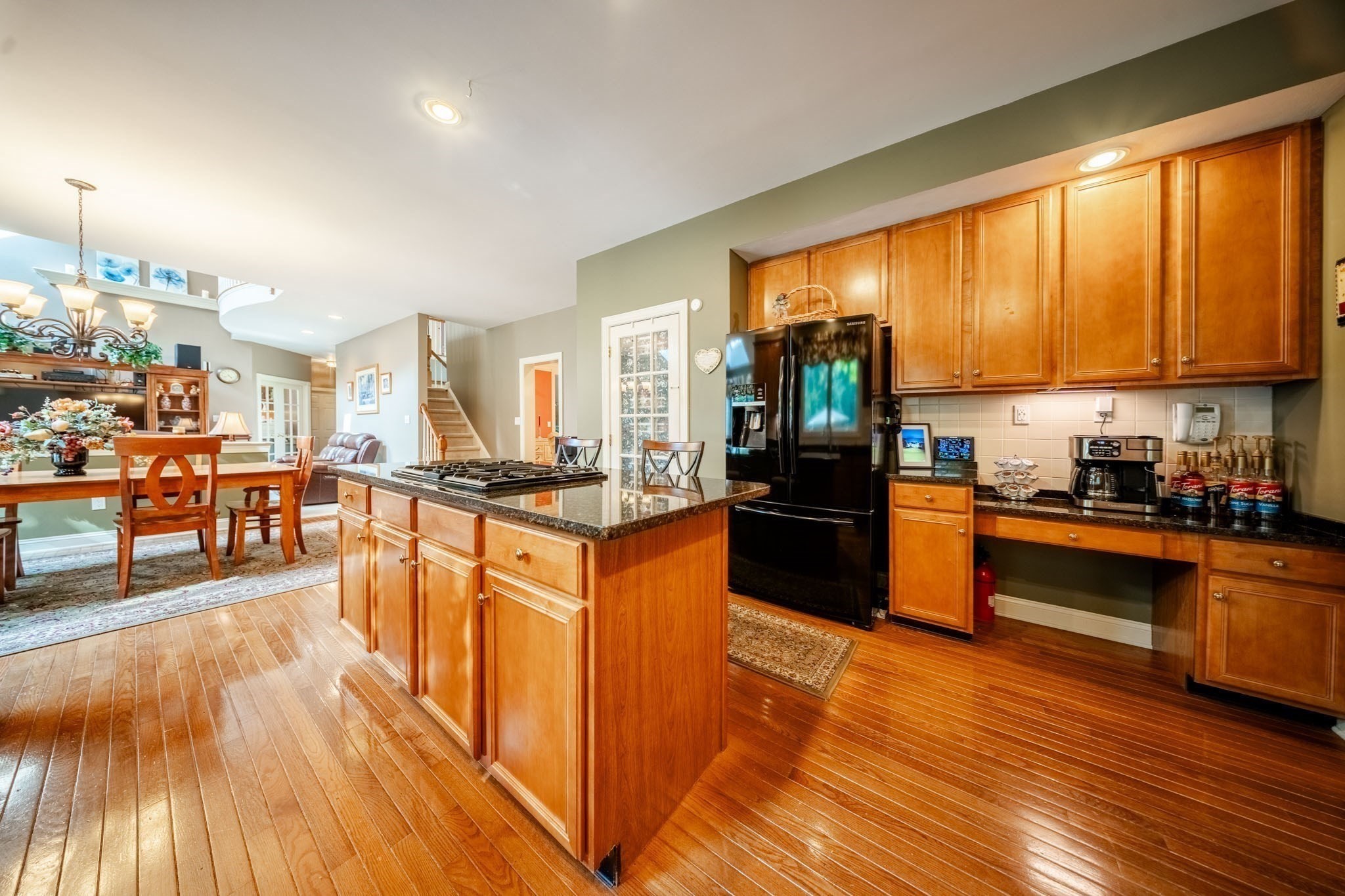 holliston - #73411548