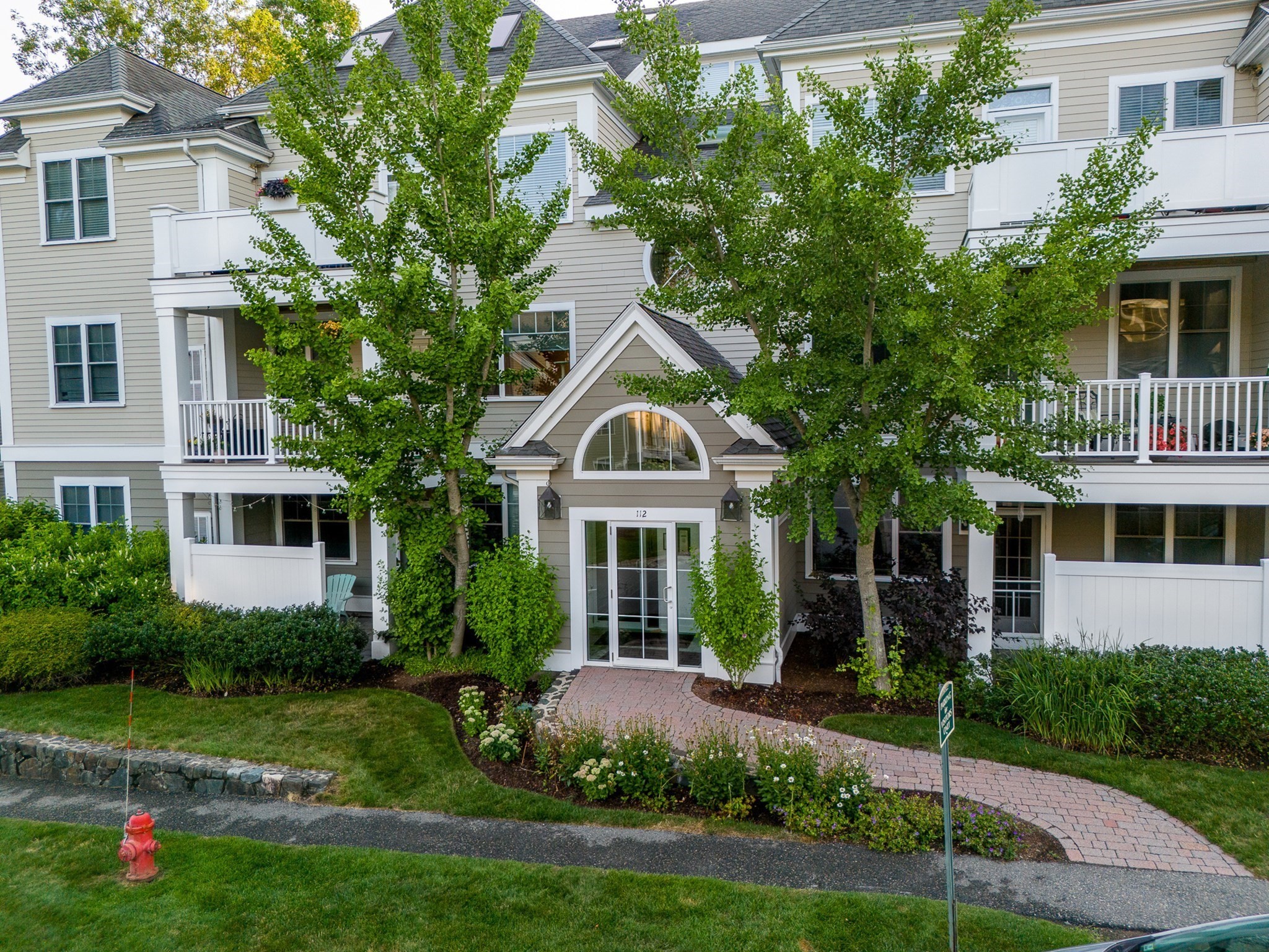 112 Johnson Woods Dr Unit 102, Reading, MA 01867