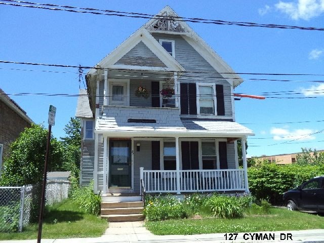 127 Cyman Dr, Chicopee, MA 01013