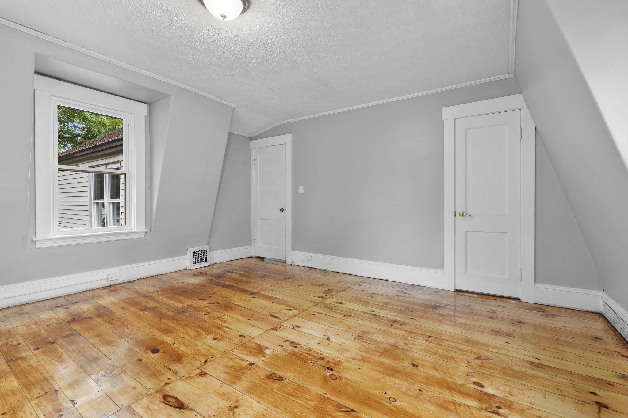 20 Glover St, Southbridge, MA 01550 - Image 13