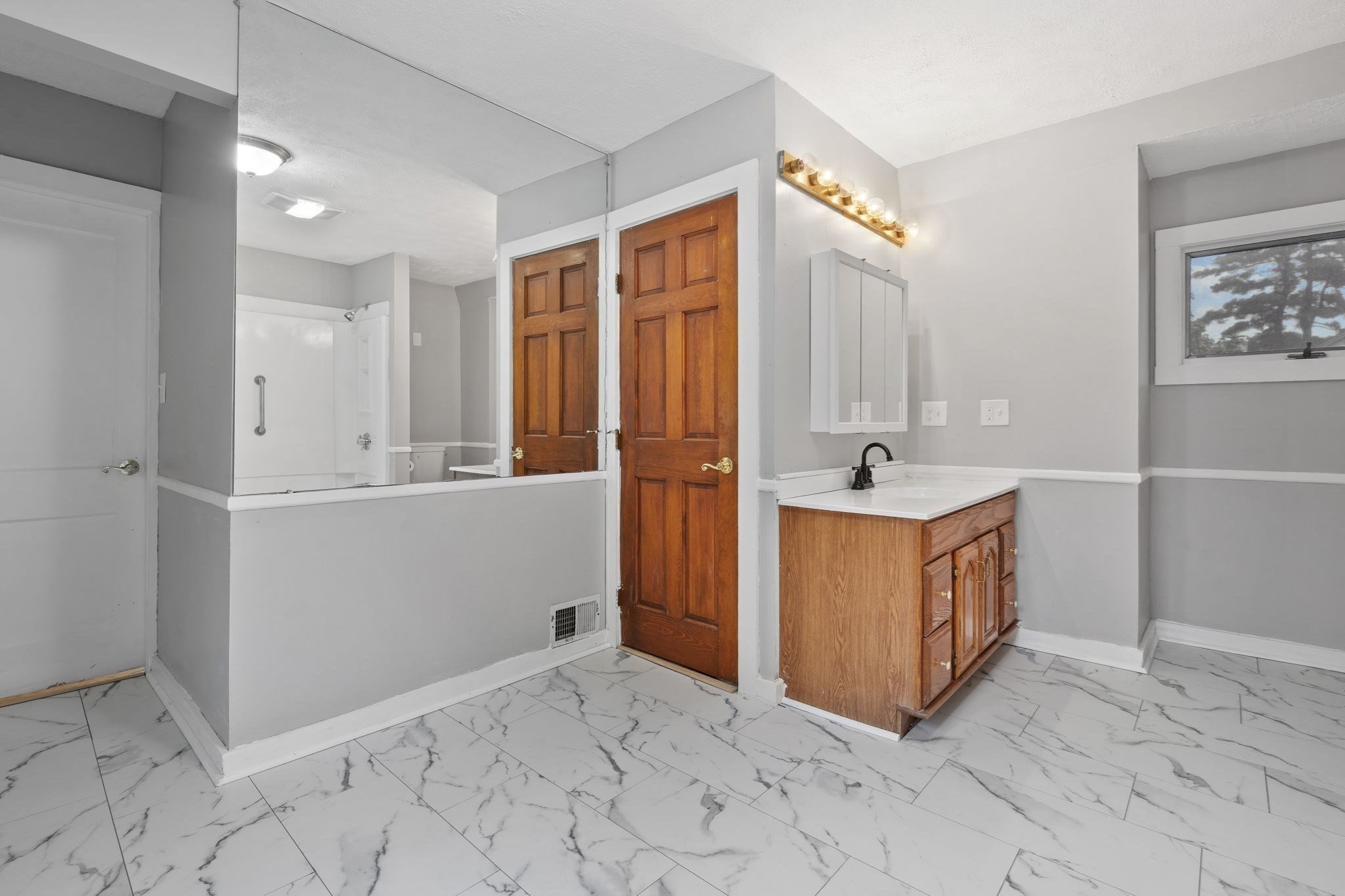 20 Glover St, Southbridge, MA 01550 - Image 17