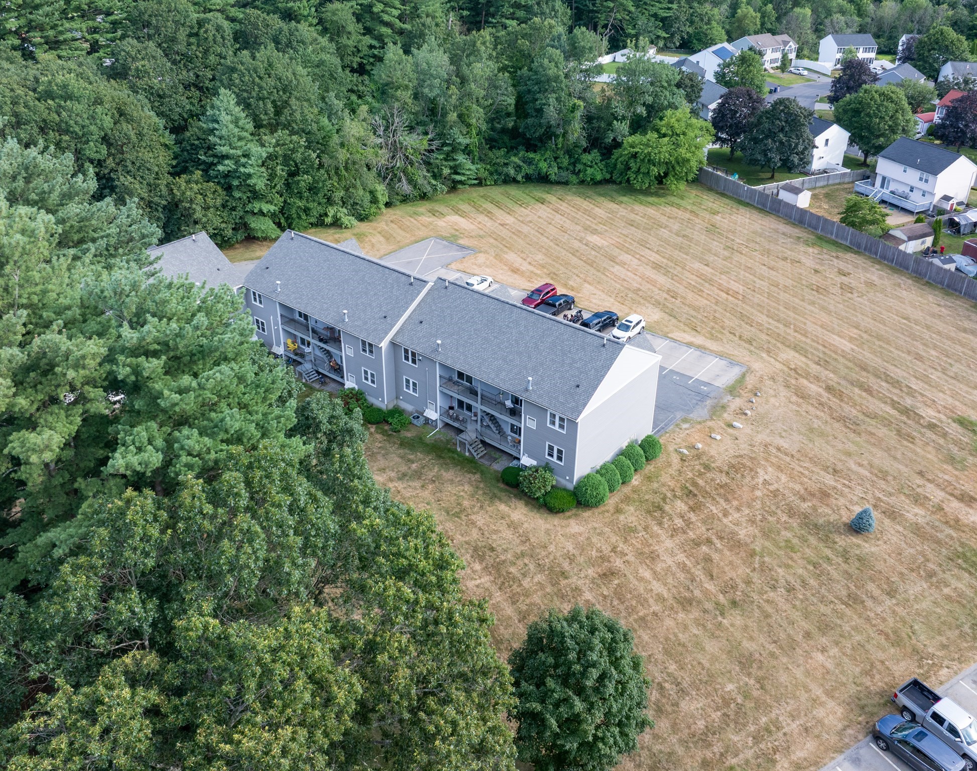 84 Tennis Plaza Rd Unit 64, Dracut, MA 01826