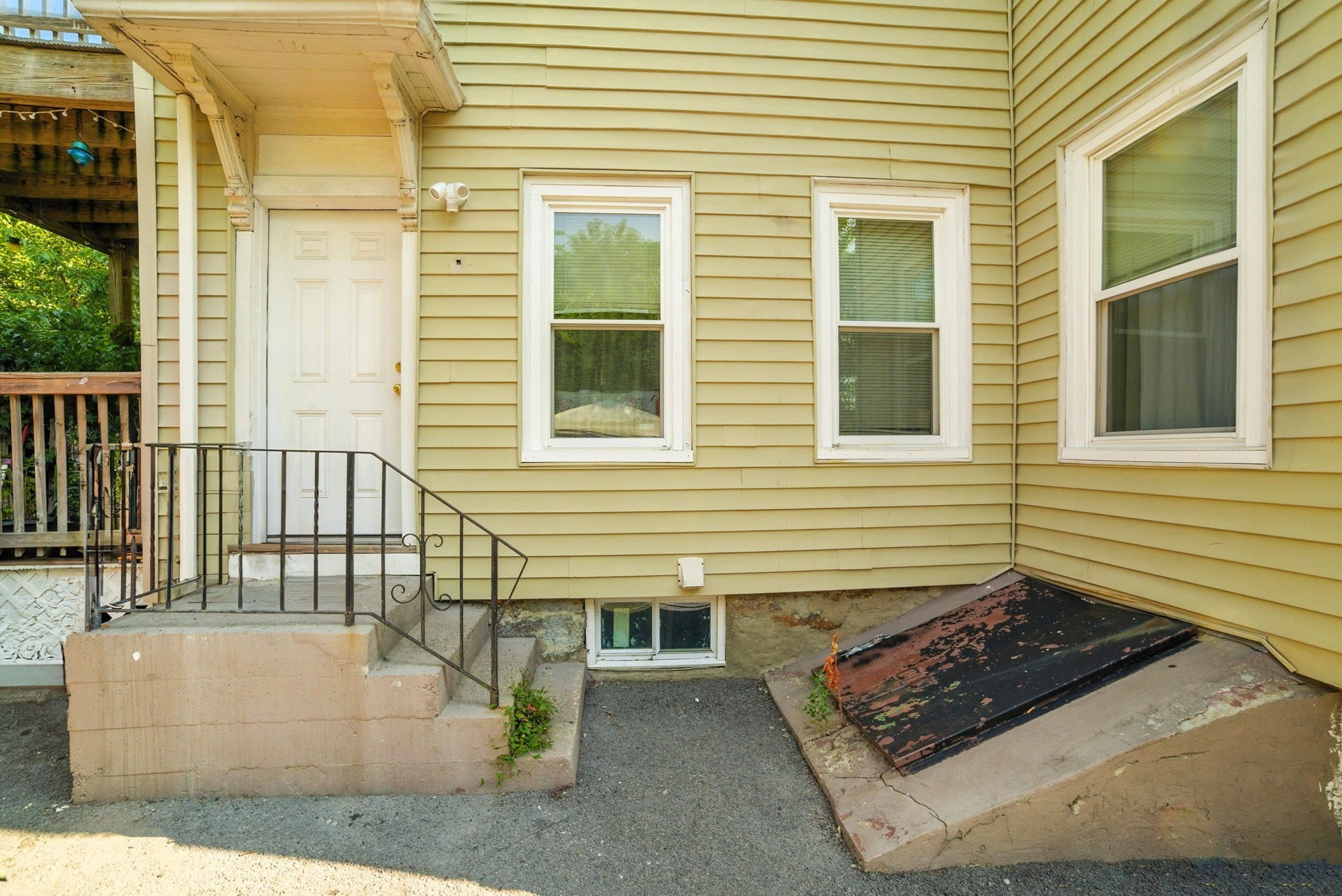 roxbury - #73412569