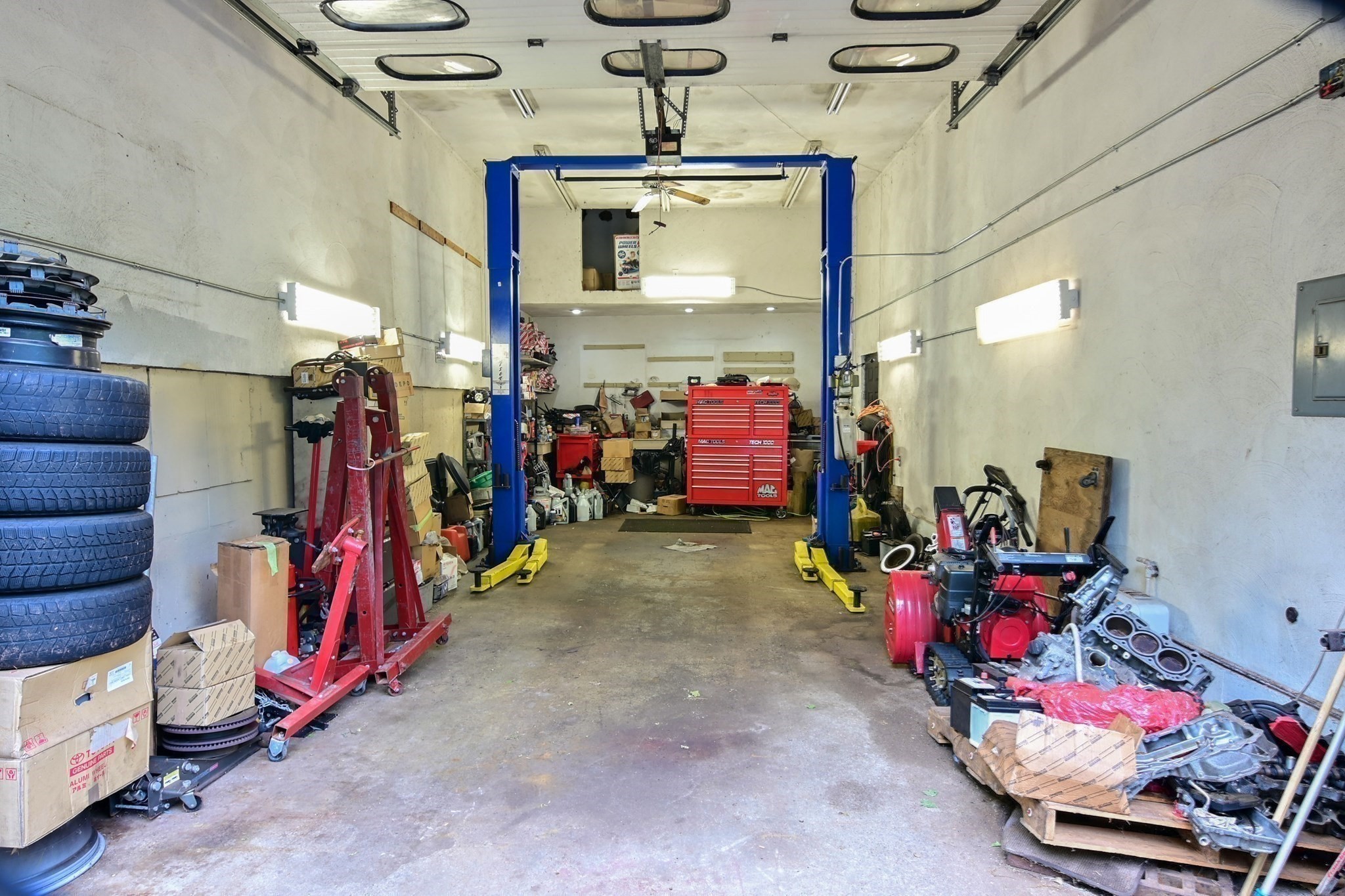 hamilton - #73412572