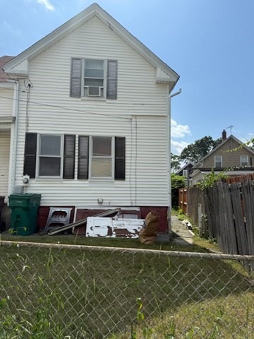 131 London St, Lowell, MA 01852