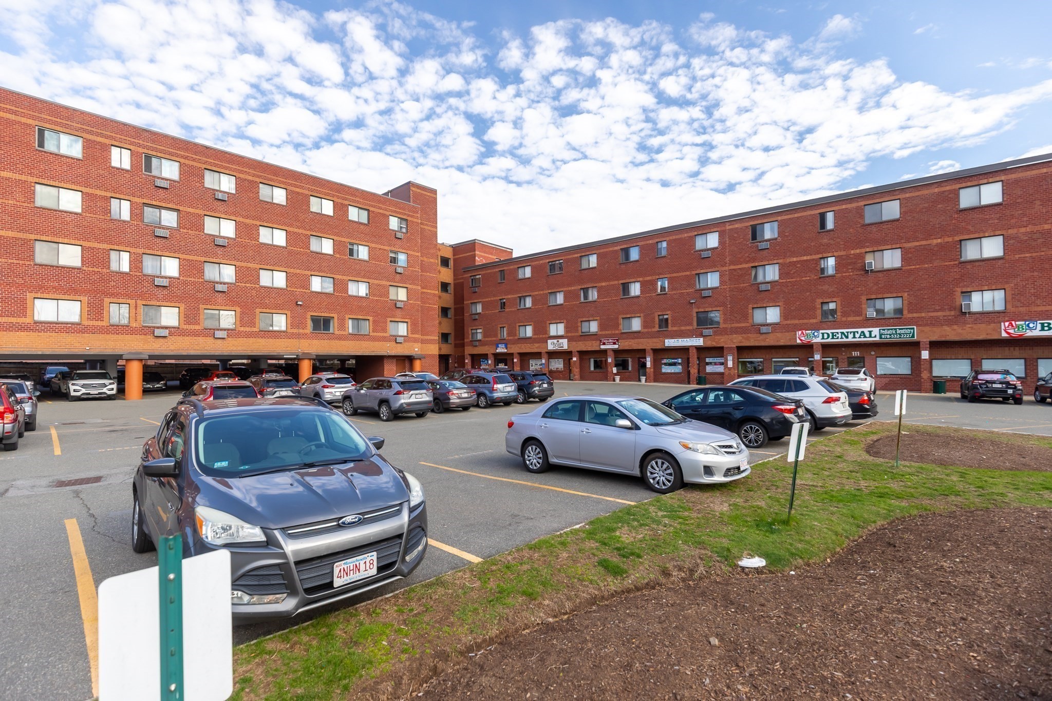 111 Foster  Unit 416, Peabody, MA 01960