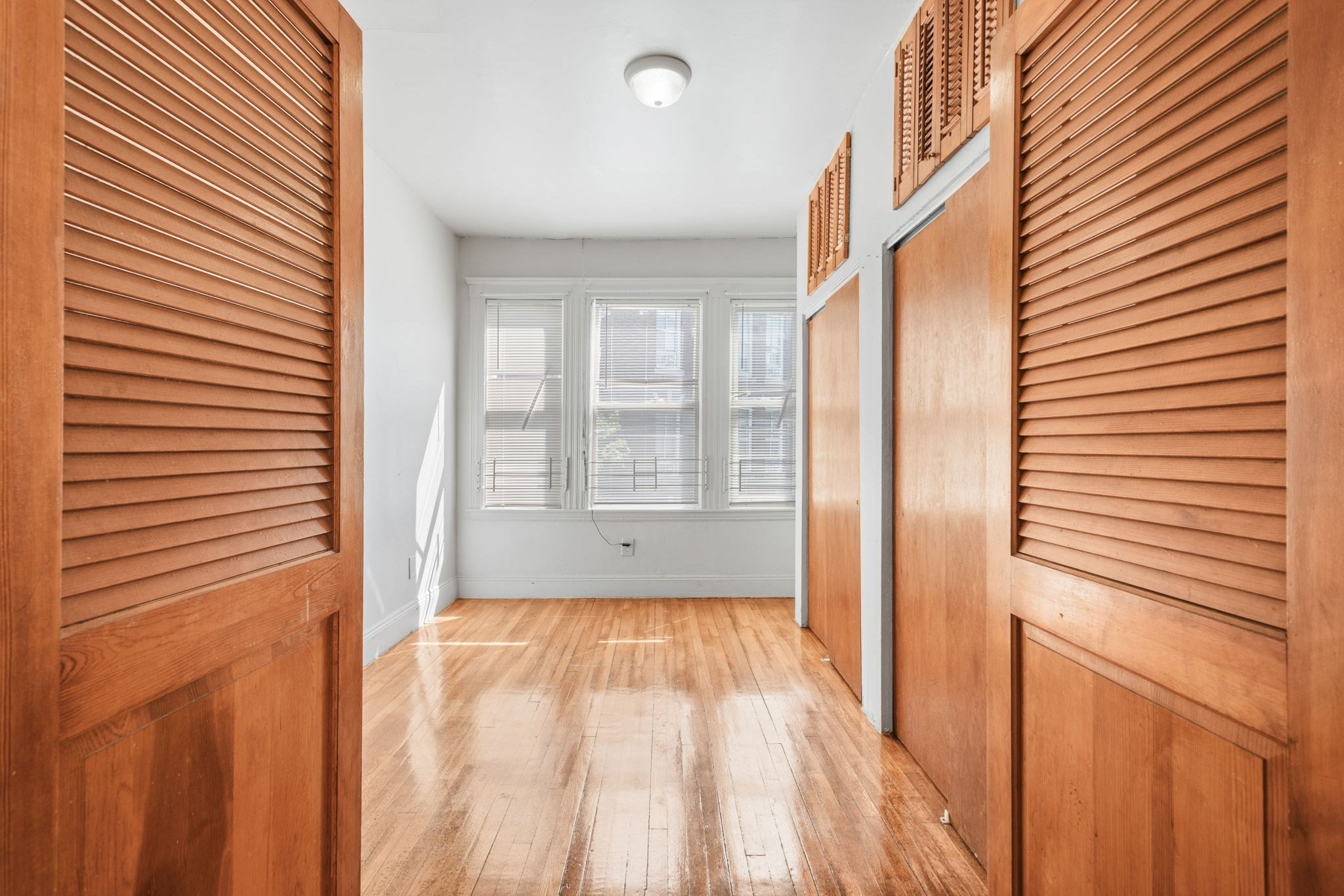 dorchester - #73413044