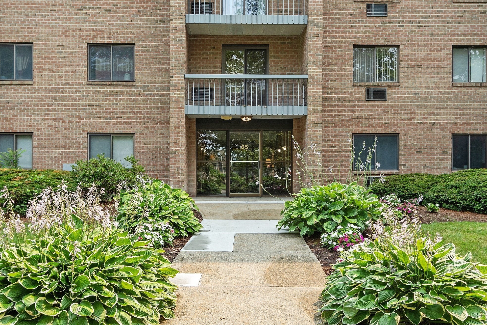 65 Commons Drive Unit 410, Shrewsbury, MA 01545