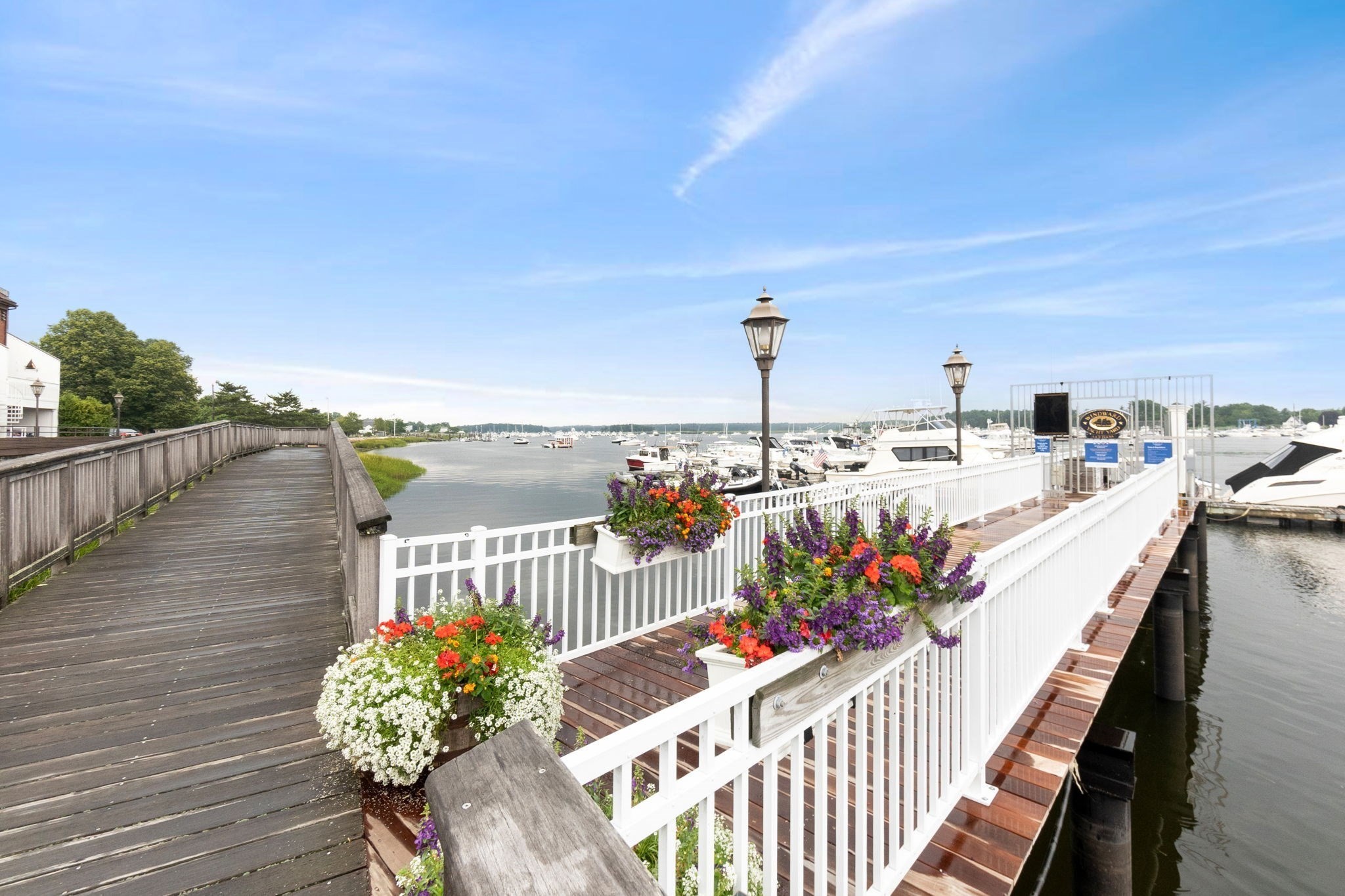 newburyport - #73414176