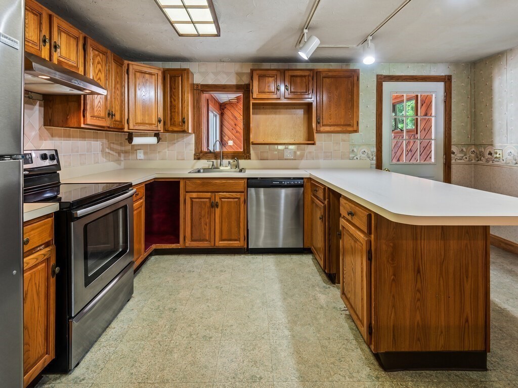 15 Priscilla Ln, Charlton, MA 01507 - Image 12