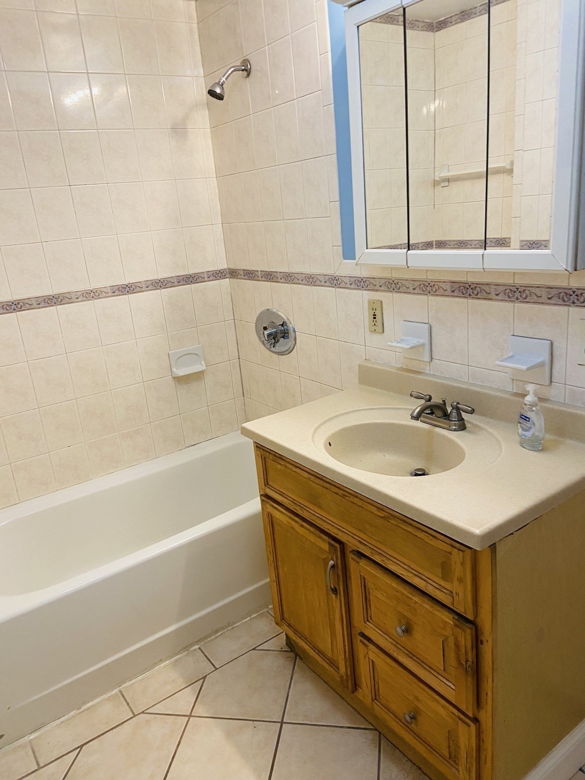 dorchester - #73414401