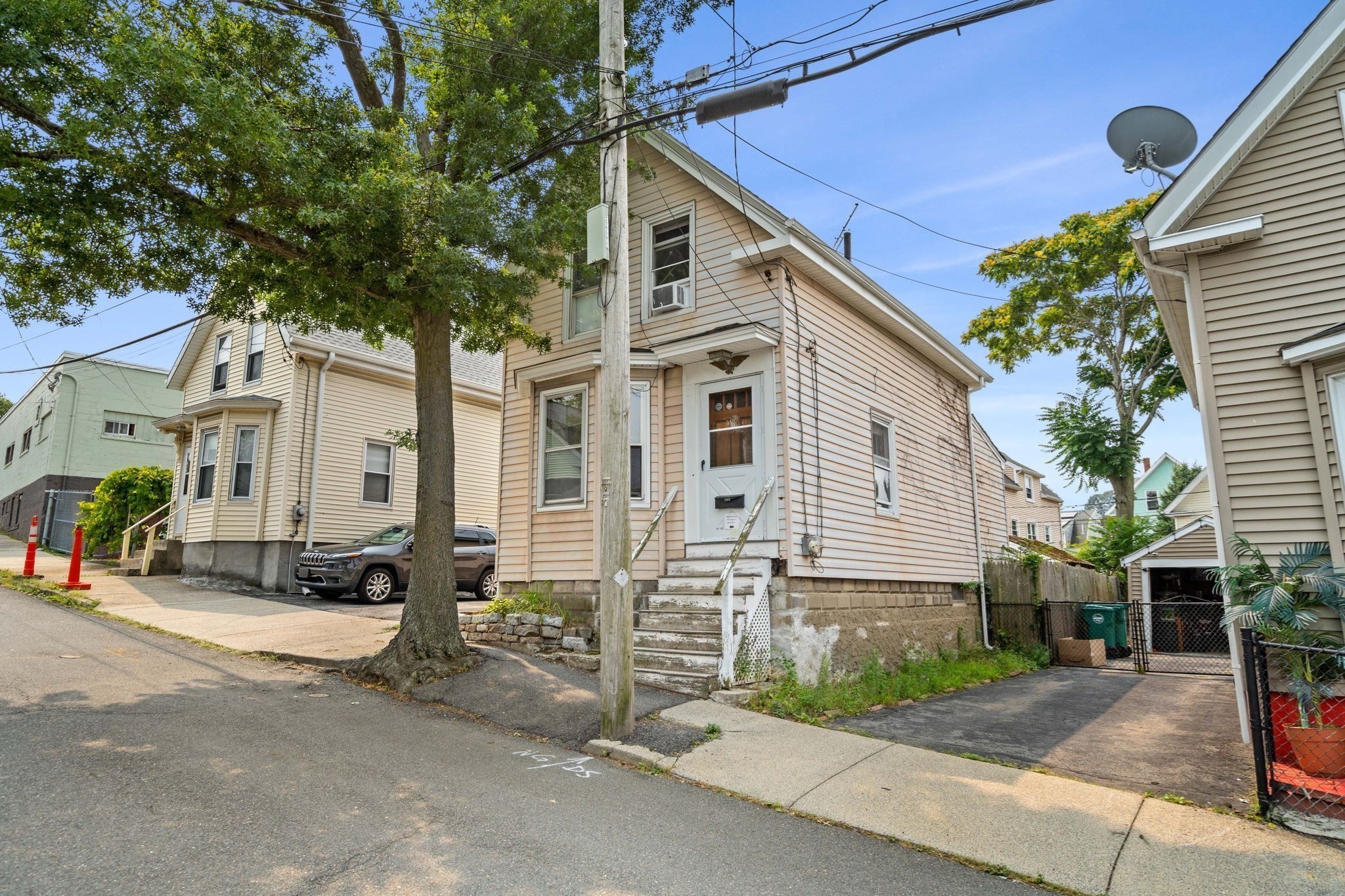 lynn - #73414466