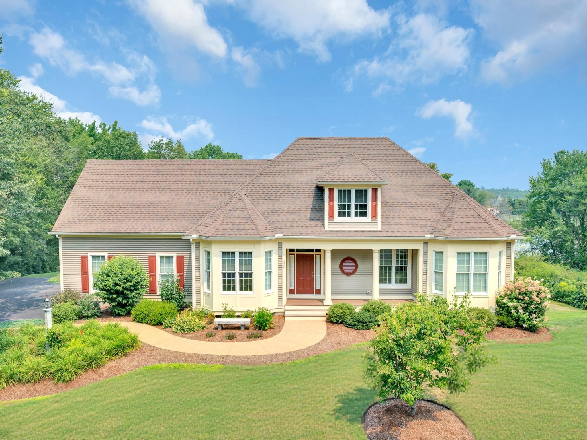 11 Miscoe Road, Mendon, MA 01756