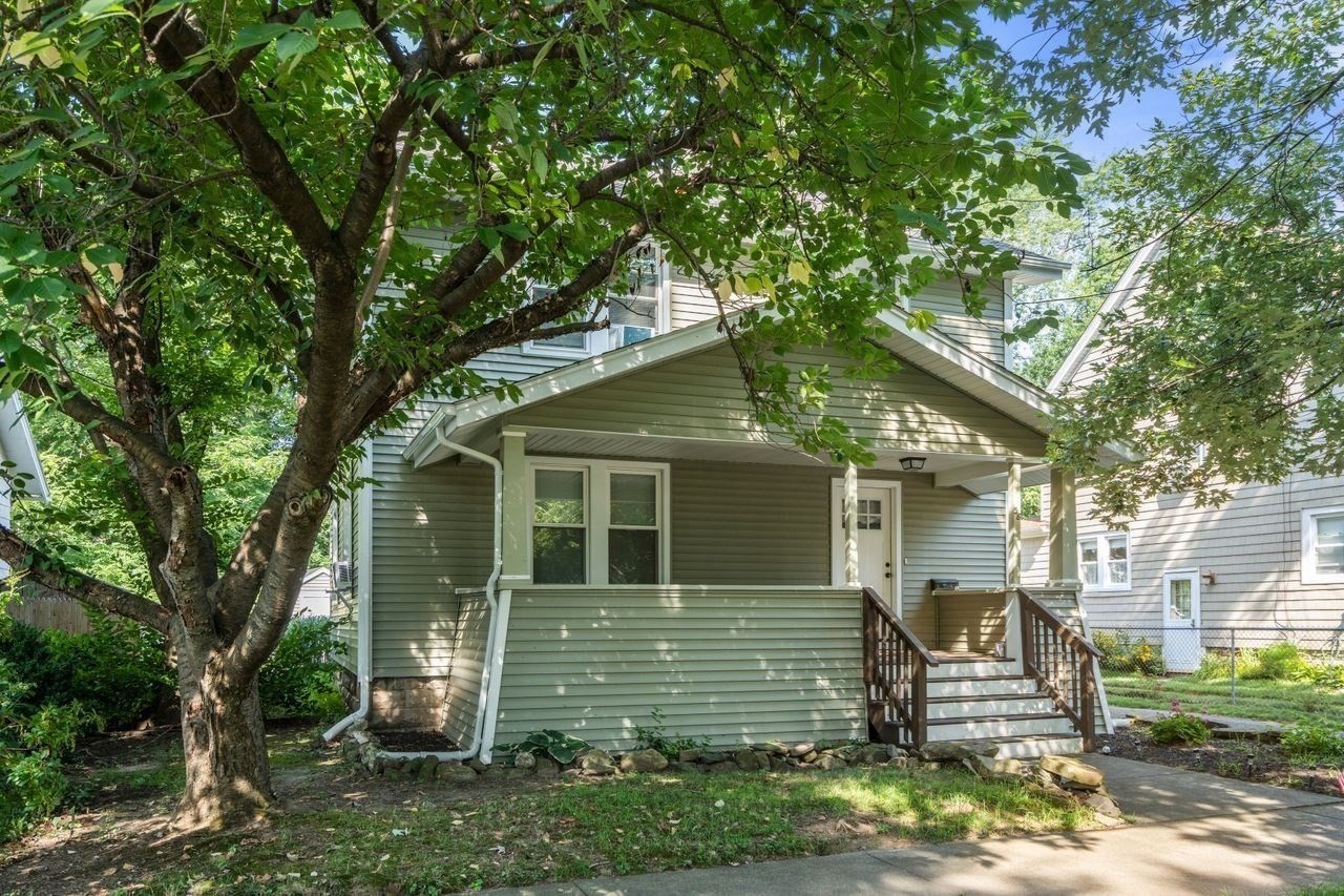 38 Manchester Ter, Springfield, MA 01108