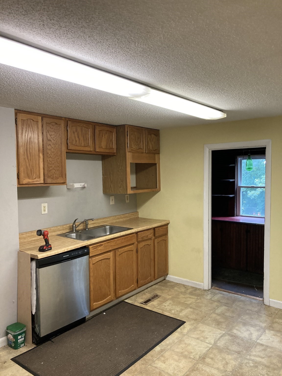 23 Southwick St, Agawam, MA 01030 - Image 9